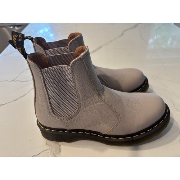 Dr. Martens Womens 2976 Virginia Leather Chelsea Boots in Vintage Taupe Size 8 - Picture 3 of 6